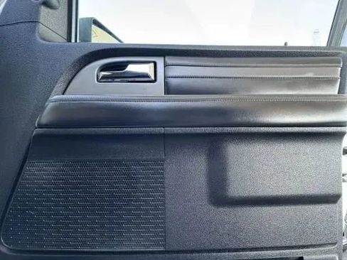 Used 2016 Ford Expedition EL Platinum AWD/4WD image 23
