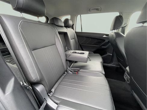 Used 2023 Volkswagen Tiguan SE AWD/4WD image 19