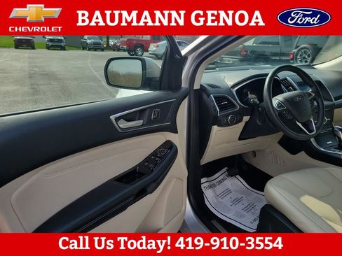 Used 2018 Ford Edge Titanium w/ Equipment Group 302A FWD image 2
