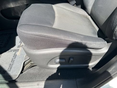 Used 2017 Nissan Pathfinder SV FWD image 10