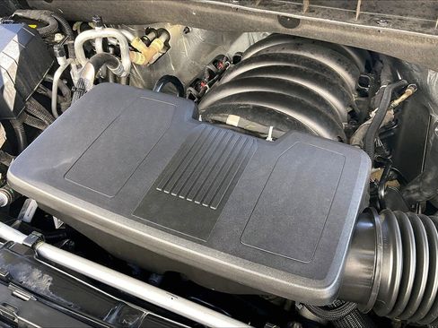 Used 2023 Chevrolet Suburban Premier image 36