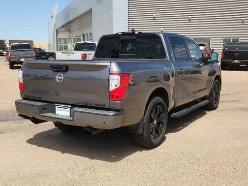 Used 2023 Nissan Titan SV w/ SV Convenience Package AWD/4WD image 4
