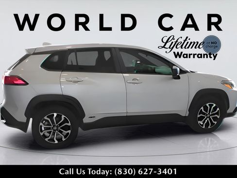 Used 2024 Toyota Corolla Cross AWD Hybrid image 2