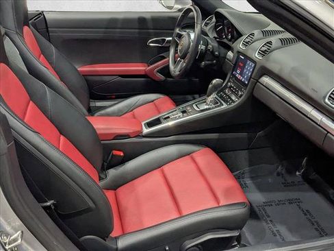 Used 2021 Porsche 718 Boxster image 19