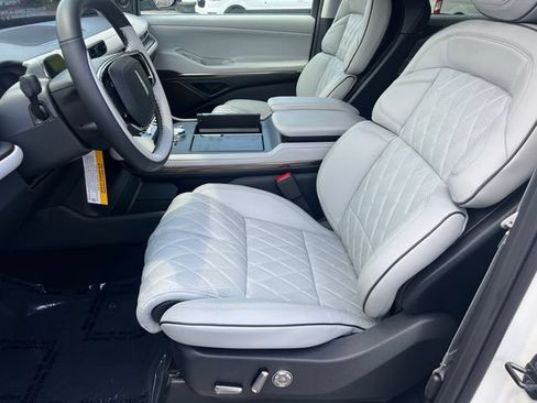 New 2027 Lincoln Navigator L Black Label AWD/4WD image 9