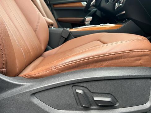 Used 2021 Audi Q5 Premium w/ Convenience Package image 27