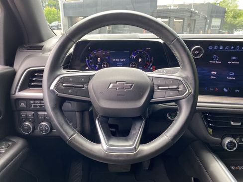 Used 2025 Chevrolet Suburban Z71 AWD/4WD image 20