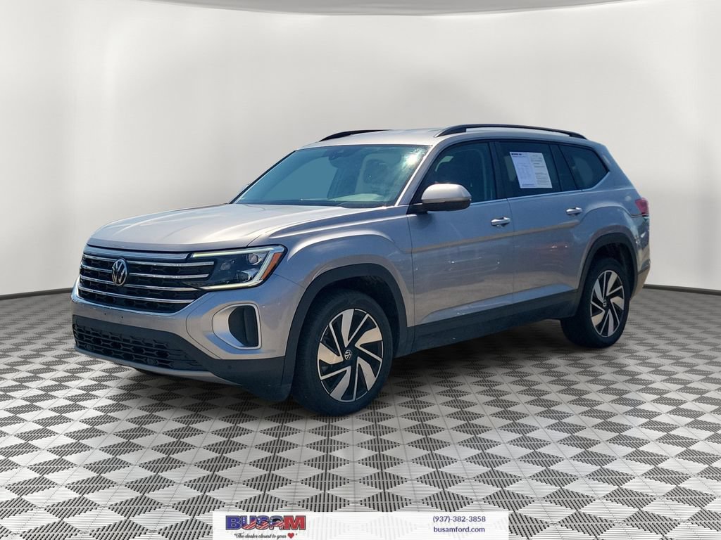 Used 2025 Volkswagen Atlas SE AWD/4WD image 2