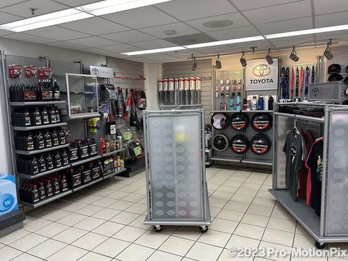 Used 2024 Toyota bZ4X XLE w/ Weather Package image 38