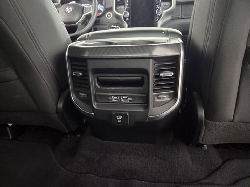 Used 2025 RAM 1500 Big Horn AWD/4WD image 31