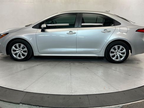 Used 2026 Toyota Corolla LE FWD image 2