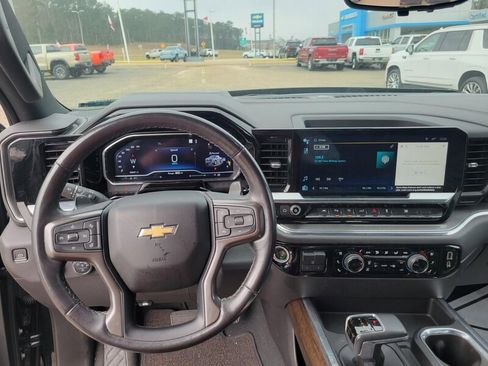 Used 2023 Chevrolet Silverado 1500 High Country w/ Technology Package image 8