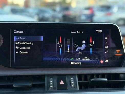 Used 2019 Lexus ES 300h w/ Luxury Package image 40