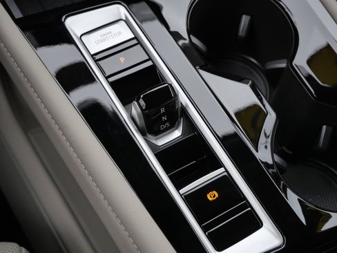 New 2026 Volkswagen Atlas SE image 10