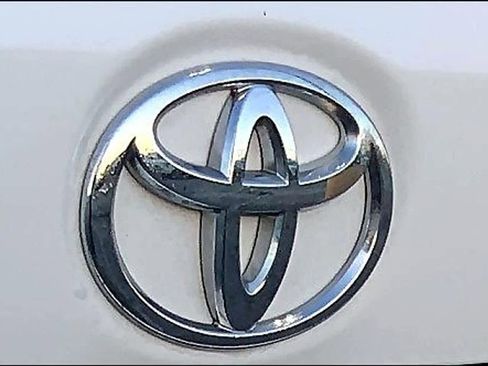 Certified 2025 Toyota Corolla LE image 9