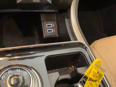 Used 2019 Ford Edge SEL w/ Equipment Group 201A FWD image 24
