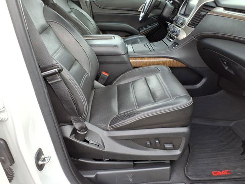 Used 2020 GMC Yukon XL Denali w/ Open Road Package image 9