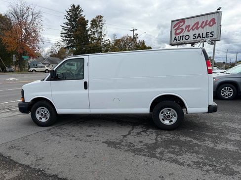 Used 2014 GMC Savana 2500 w/ Cold Climate Package image 2