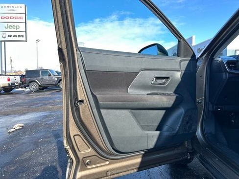 Used 2025 Nissan Kicks S image 25