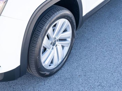 Certified 2023 Volkswagen Atlas Cross Sport SE w/ Panoramic Sunroof Package image 10