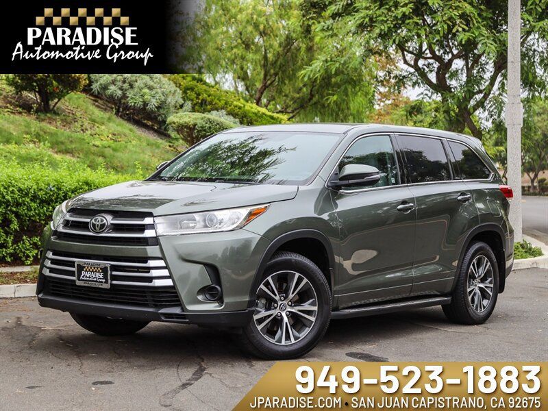 Used 2017 Toyota Highlander LE AWD/4WD image 1