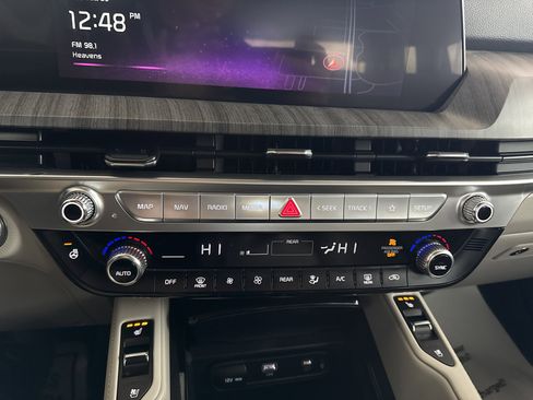 Used 2023 Kia Telluride EX w/ EX Captain's Chair Package image 25