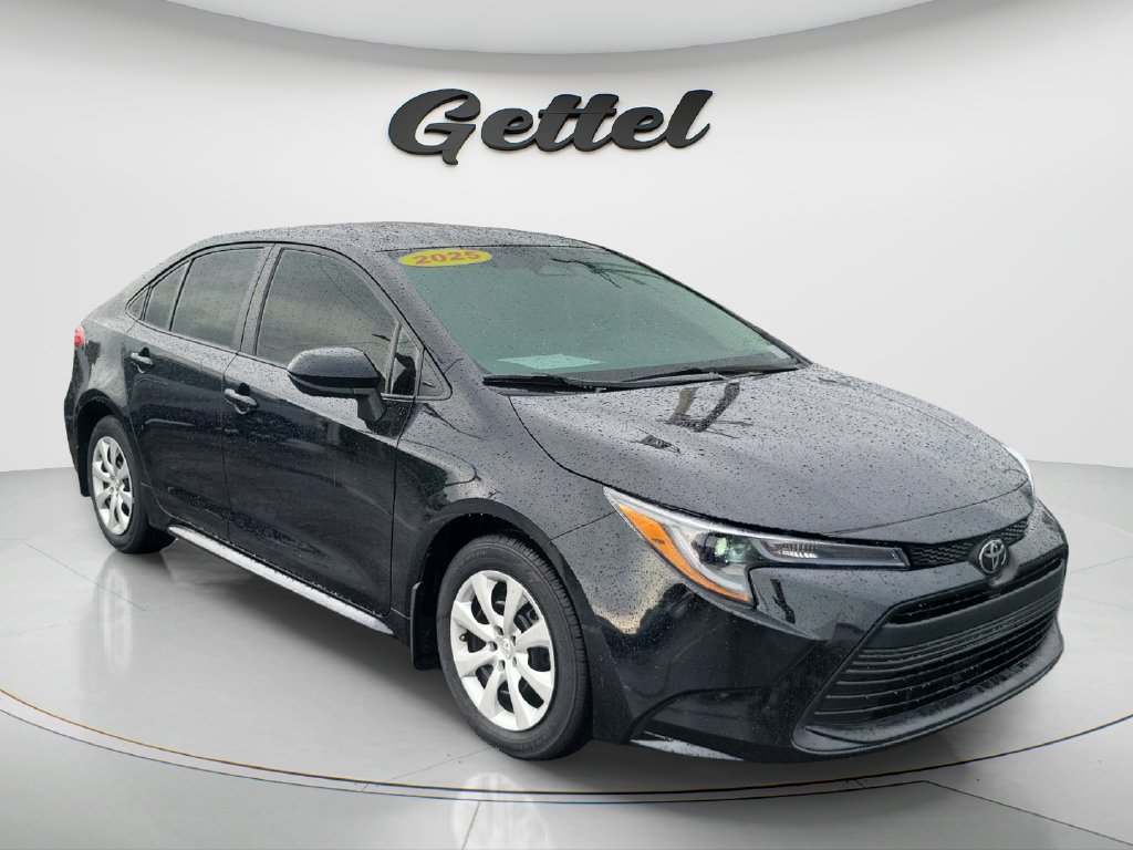 Used 2025 Toyota Corolla LE FWD image 3
