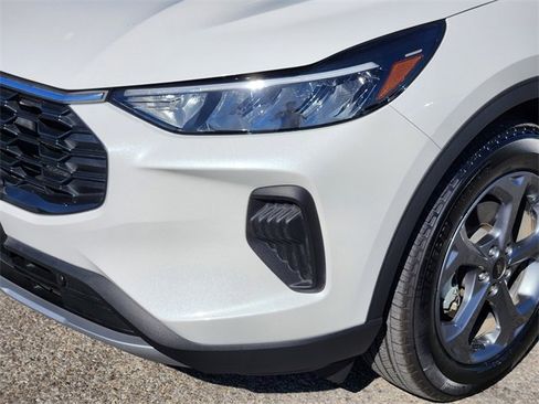 Used 2025 Ford Escape ST-Line w/ Tech Pack #1 image 8