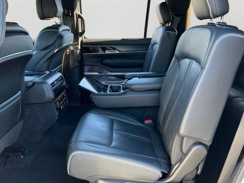 Used 2022 Jeep Grand Wagoneer Series II image 12