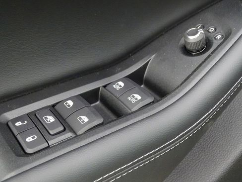 New 2025 Jeep Grand Cherokee L Laredo w/ Luxury Tech Group I image 19