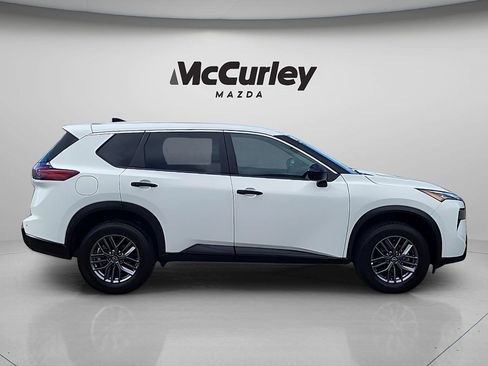 Used 2024 Nissan Rogue S AWD/4WD image 8