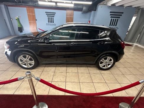 Used 2020 Mercedes-Benz GLA 250 w/ Convenience Package image 2