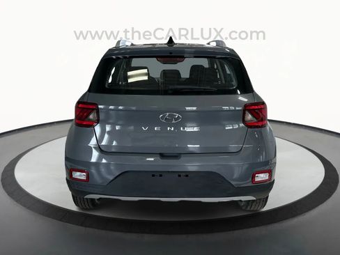 Used 2021 Hyundai Venue SEL image 6