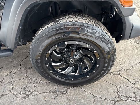 Used 2019 Jeep Wrangler Unlimited Sport S image 15