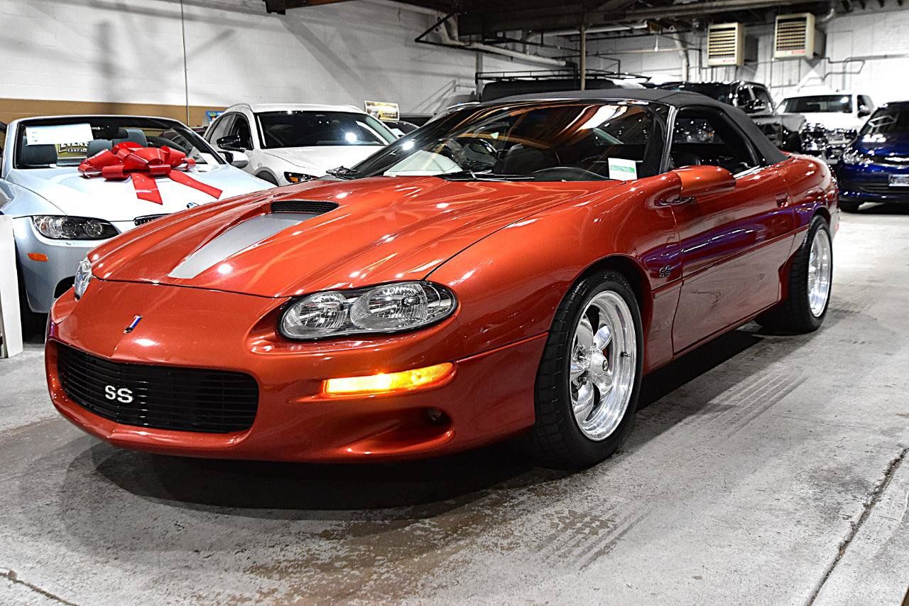 Used 2002 Chevrolet Camaro Z28 w/ SS Performance/Appearance Pkg RWD image 13