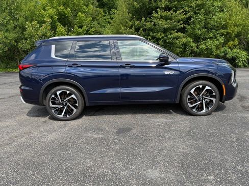 Used 2023 Mitsubishi Outlander SEL AWD/4WD image 18
