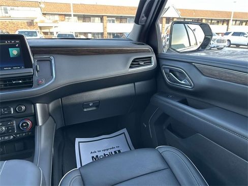Used 2024 Chevrolet Suburban Premier w/ Premium Package image 34