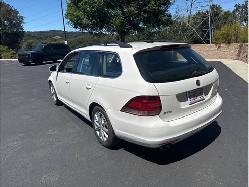 Used 2012 Volkswagen Jetta SportWagen FWD image 9