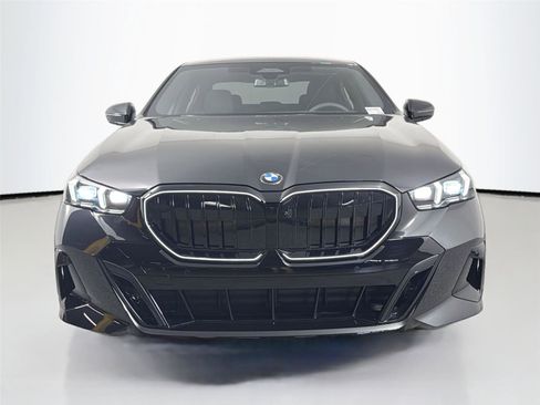 New 2027 BMW 530i RWD image 2