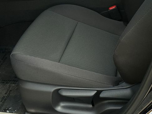 Used 2025 Toyota Prius LE FWD image 19