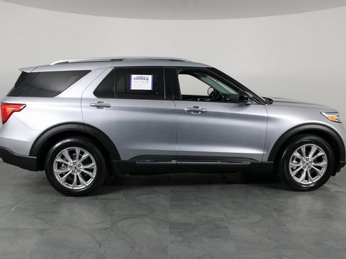 Used 2024 Ford Explorer Limited image 13