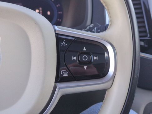 Used 2023 Volvo XC90 B5 Plus w/ Protection Package Premier image 19