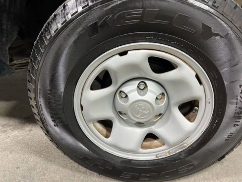 Used 2013 Toyota Tacoma PreRunner image 31