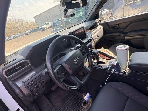 Used 2025 Toyota Tacoma SR5 image 5