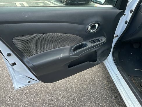 Used 2014 Nissan Versa SV image 14