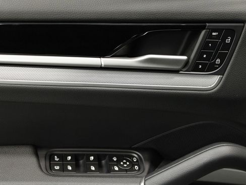 New 2026 Porsche Cayenne E-Hybrid AWD/4WD image 33