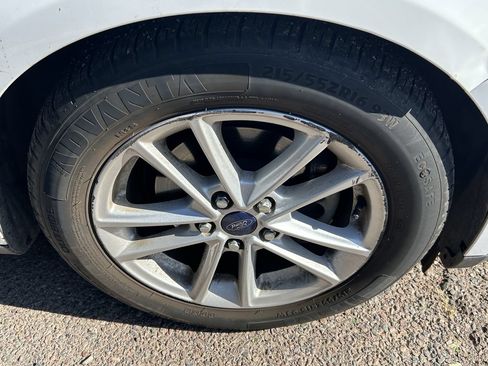Used 2017 Ford Focus SE w/ Cold Weather Package FWD image 7