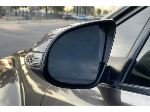 Used 2021 Toyota C-HR LE image 19