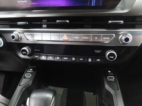 Used 2025 Kia Telluride S AWD/4WD image 18