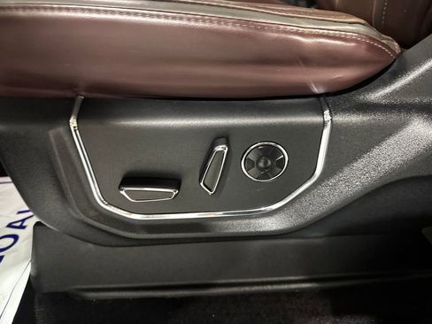 Used 2015 Ford F150 Platinum w/ Equipment Group 701A Luxury image 18